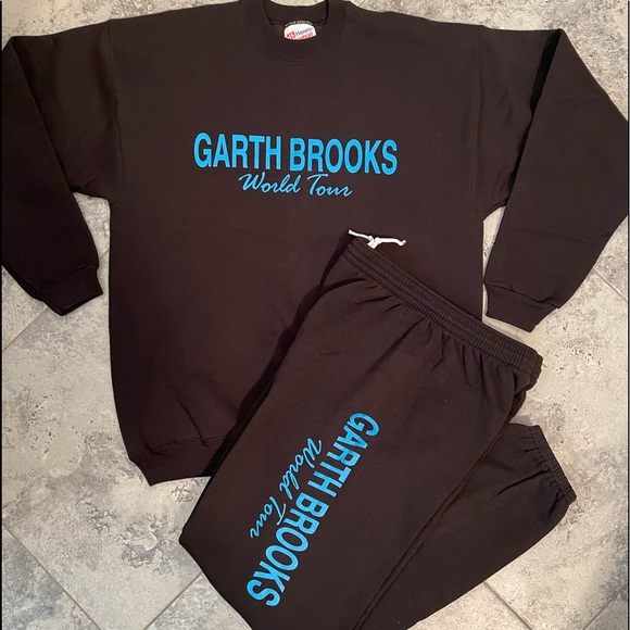 NEVER WORN GARTH BROOKS VINTAGE ATHLETIC SUIT WORLD TOUR 1990. LARGE - Picture 5 of 5
